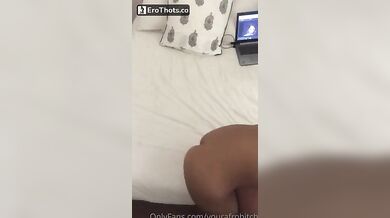 Meleessa / yourafrobitch