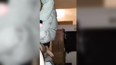 I make him cum with my hot nails that shine from the oil. If I hadn't tickled his balls, he wouldn't