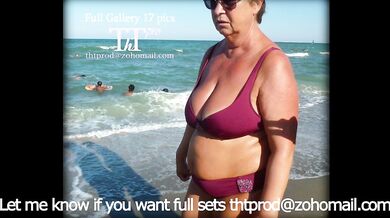 The best beach candid ever