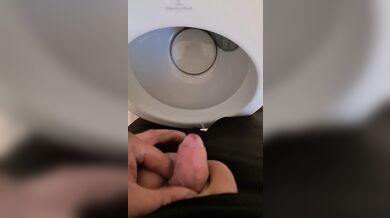 Soft dick pissing