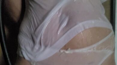 Fingering my friend, while she's taking a shower. She has orgasm.