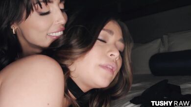 Scarlett Alexis X Vanessa Sky