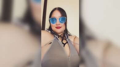 Bunny showing off her new outfit ❤️