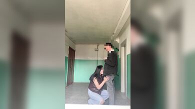 Public quick sex with a neighbour in the entrance