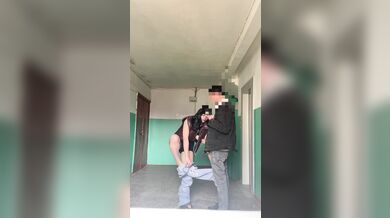 Public quick sex with a neighbour in the entrance