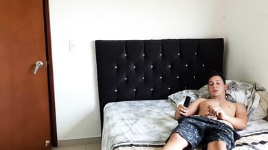 By mistake I send pictures of my dick to my stepmom