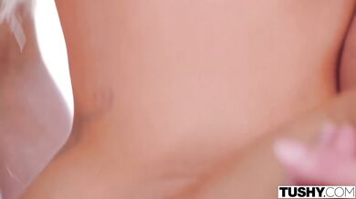 Both Ends For A Blonde - Jessa Rhodes