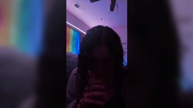 Amateur girl uses dildo to show you how’d she suck you off