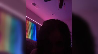 Amateur girl uses dildo to show you how’d she suck you off