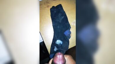 21 YEAR OLD COCK CUMS ON SOCK AT NIGHT