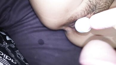 Abriendo el coño a universitaria de 18 años virgen, que rico aprieta esa vagina????????sexo amateur ????