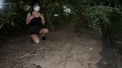 初めて外で脱いで興奮のあまり乳首が勃っちゃった恥ずかしい私を見てください❤️