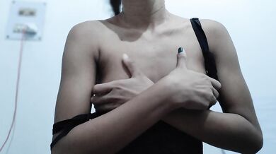 Lady shows here Goddess body