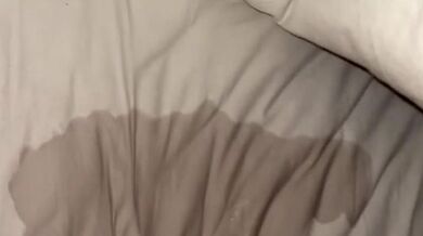 En lille video af hvor meget jeg kan sprøjte, måske jeg skul.. by themiixedcouple from OnlyFans | Coomer