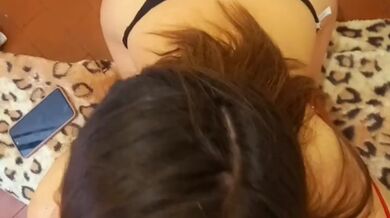 Mi hermanstra hermosa, viene a casa me hace sexo oral y mueve su culo hermoso. LATINA BIG ASS