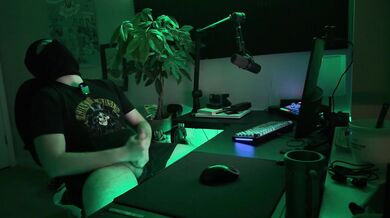 Watching your horny gamer boyfriend get off *Loud moaning and huge cumshot*