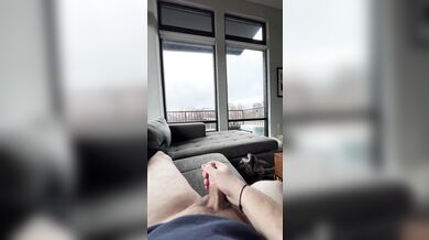 Jerking off for everyone to see *Huge Cumshot*