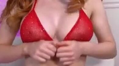 Amouranth Striptease & handjob