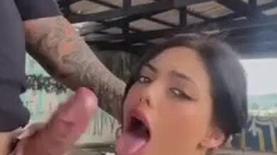 Brenda Trindadee public blowjob
