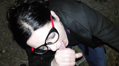 Cumshot on the glasses Milf