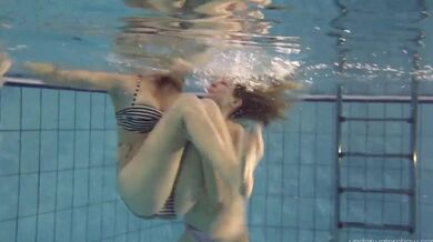 Blonde And Brunette Duna And Nastya Underwater Cuties (1080)