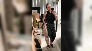 10pm, and I am still burning the midnight oil at my storage .. by morejocelyn from OnlyFans | Coomer