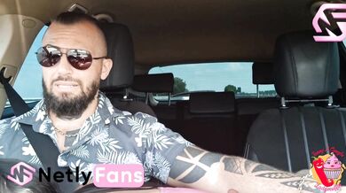 Faccio un pompino in auto a Tommy A Canaglia