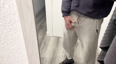 Me voy a ver CABALLOS y luego me MASTURBO en mi espejo favorito mientras mis compañeras piso duermen