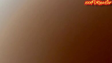 चिक्न परेसी यसरी पो चिक्न पर्छ थकाइ लाम्ने गरि। Nepali couple enjoying in nepali style.