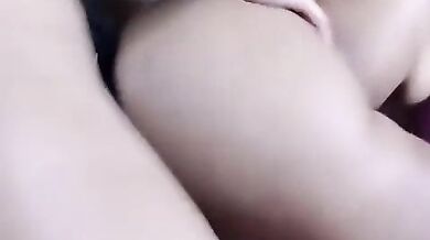 Amateur big ass lesbian camgirl gets anal strapon on webcam