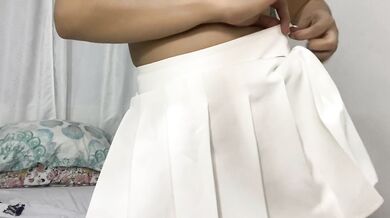 SAKURAYEN makes a hot show of a little cow looking for her milk