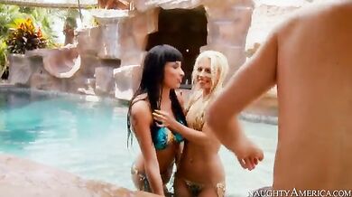 Anissa Kate Fucking In The Patio With Her Bubble Butt