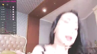 Callmenoni compilation of her sexy web CUM shows.