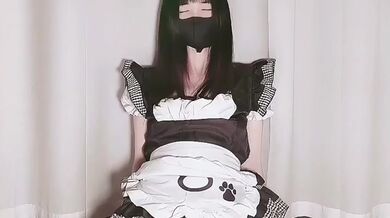 a beautiful cosplay girl is masturbating.I am not a hkdoll