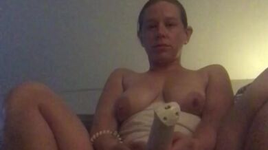 shaking orgasm stretching my pussy till i squirt