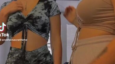 Don’t forget to swing by our live videos at 7pm PDT tonight!.. by misspeachtea1 from OnlyFans | Coomer