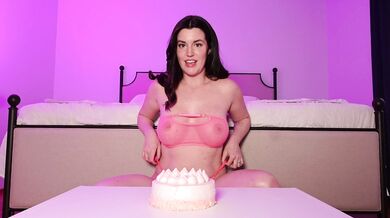 Valentine's Day Cake Sitting