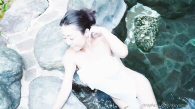11/4にポルノハブにアップした動画のノーカット版です A hot spring trip with you, This.. by ikuyomama from OnlyFans | Coomer