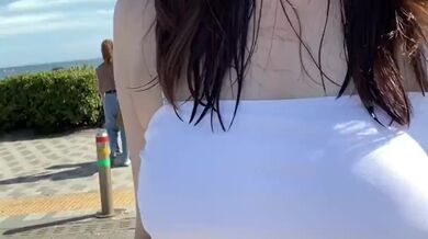 【Ｉカップ変態女子大生とうふ】羞恥露出巨乳が路上を下乳丸出しビキニで羞恥お散歩????