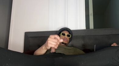 HOT BBC LATE NIGHT SOLO HUGE CUMSHOT!