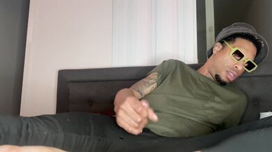 HOT BBC LATE NIGHT SOLO HUGE CUMSHOT!