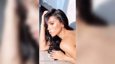 En la cama, en la ducha, hasta en el PISO me gusta ?️?? el.. by karinagarciaoficial from OnlyFans | Coomer