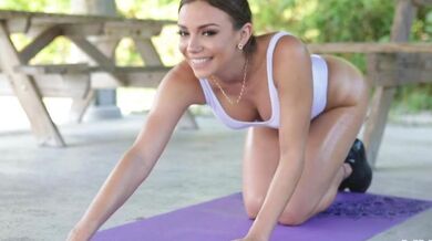 Yoga is life (Havana Bleu)