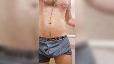 Pissing / wetting my boxer shorts