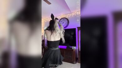 uh oh tip 2 see a folder FULL of tiktoks that would get my .. by ravengriim from OnlyFans | Coomer