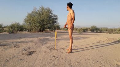 hermosa trans desnuda en publico con tacones muy caliente y lindas piernas delicioso pene