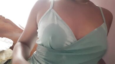 Hot College Girl Natural Tits Play ටික්ටොක් බඩුව ගෙඩි මිරිකලා ගත්තු ආතල්