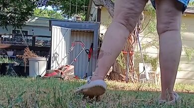 P1SSQUEEN gets her pool pad ready for the season and pisses in her white panties and yard crocs