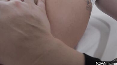 Freaky tattooed girl never has enough cum (Jessie Lee)