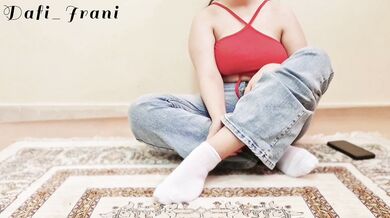 به د.خت.ر خا.لم گفتم ازش خو‌شم میاد گفت سنت پایینه من از پسرای بزرگترازخودم خوشم میاد(مکالمه فارسی)